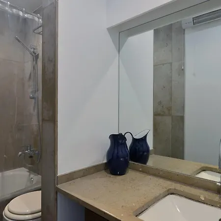 Apartment Feels Like Gulbenkian Art Place *